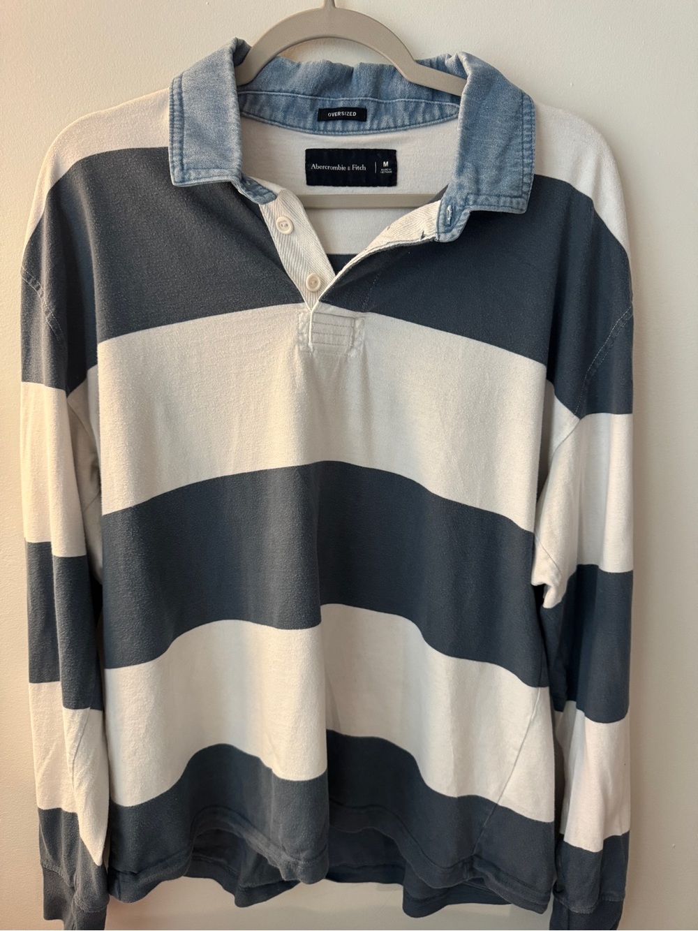 Abercrombie & Fitch Men’s Navy and White Wide-Striped Rugby Polo